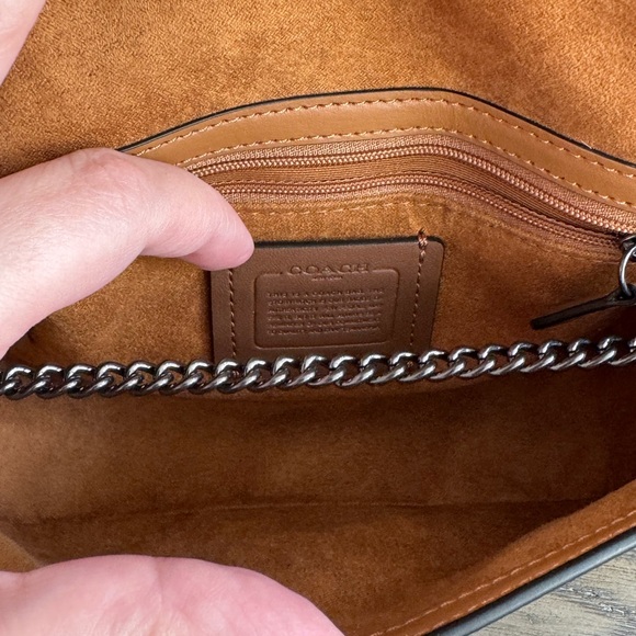 Coach shoulder purse - Picture 8 of 10